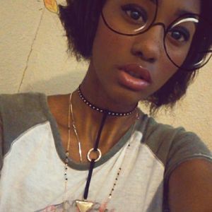 Meet your Posher, Tiara